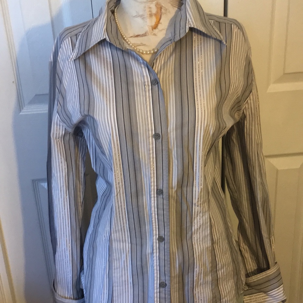 New York & Company Long Sleeve Button Down Top
